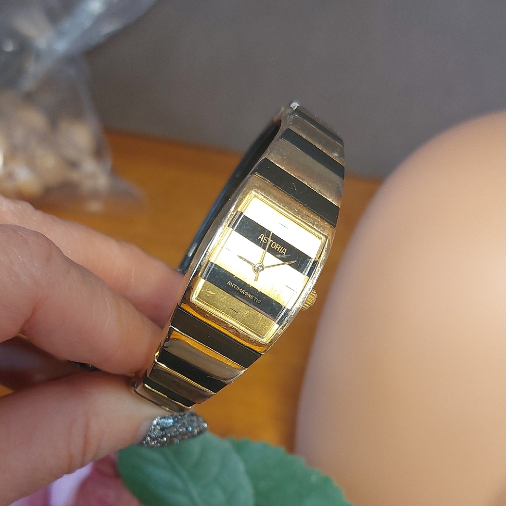 🌸5/$25 Vintage Astoria Antimagnetic Watch – Not Running / Crown Spins Freely